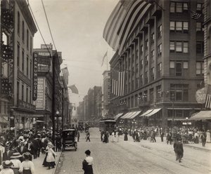 Washington Avenue West from Just East of Sixth Street by Unknown